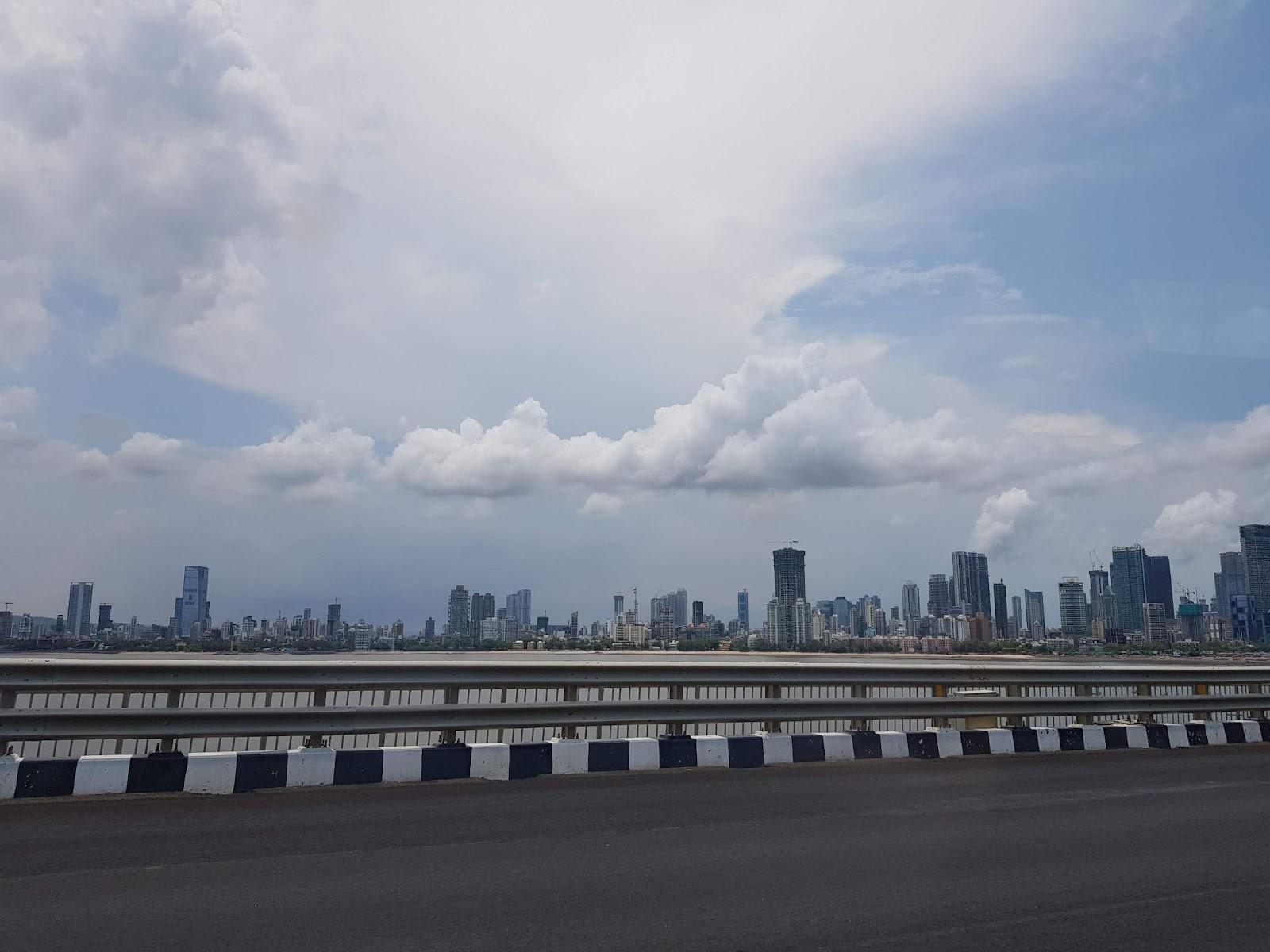 View of Bombay’s cityscape taken from the Bandra-Worli Sealink. Apoorva Iyengar, 2021.