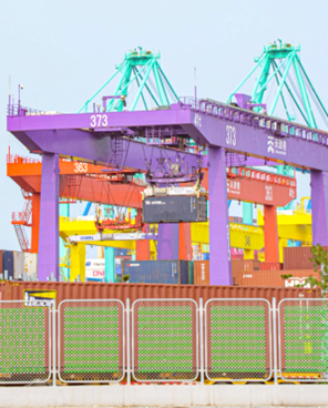 Fig. 2 Colorful Terminal - Tianjin Port’s second container terminal. Source: Yuanpeng Hou