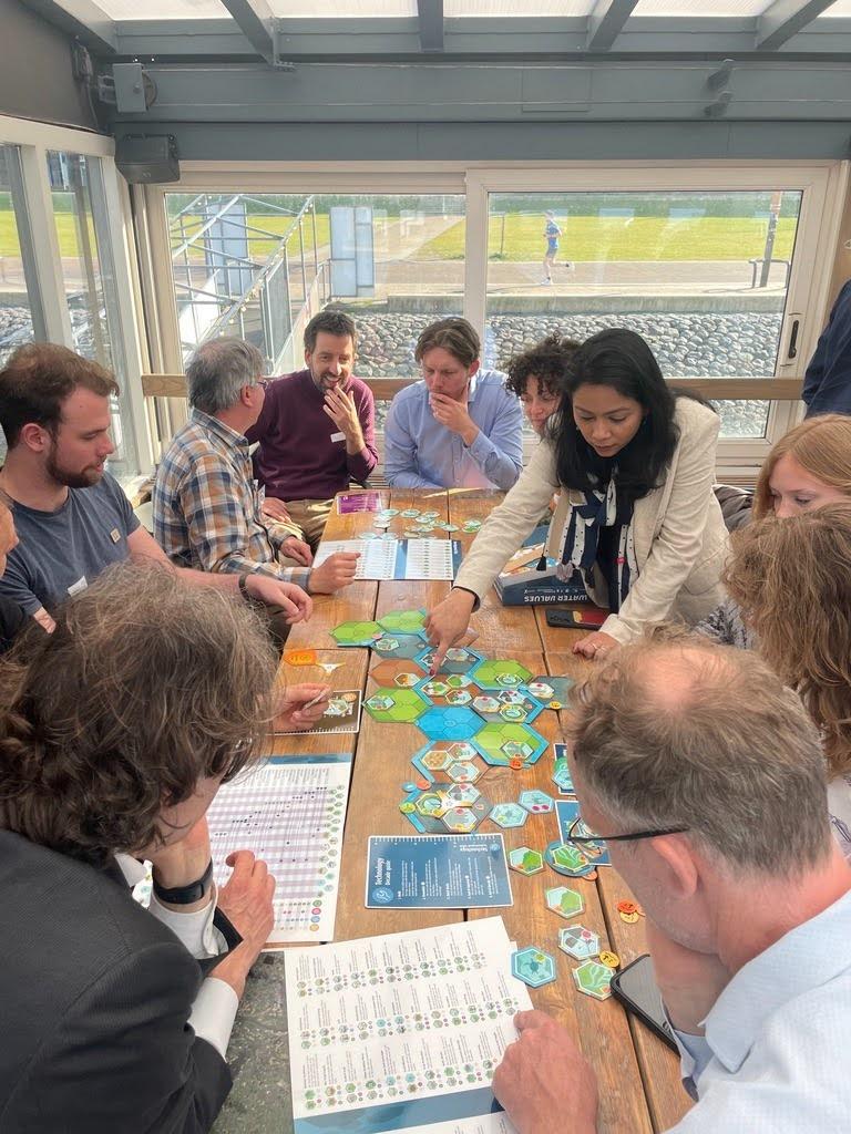 Figure 3: Alankrita Sarkar moderated the gameplay for the last of the three scales, in which the board extended from Nijmegen into German regions, connected through transitioning waterways. Source: Author.