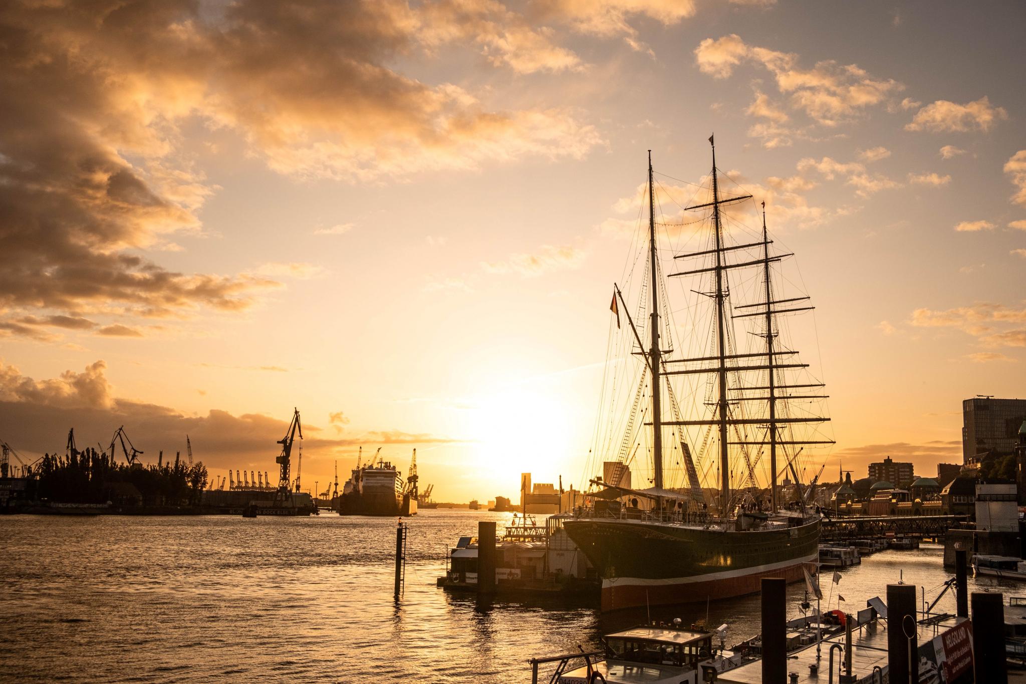 ships sunset